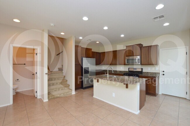 Foto del edificio - 4451 E Remington Dr
