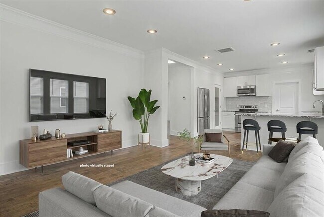 Foto del edificio - 287 MacKenzie Dr NE