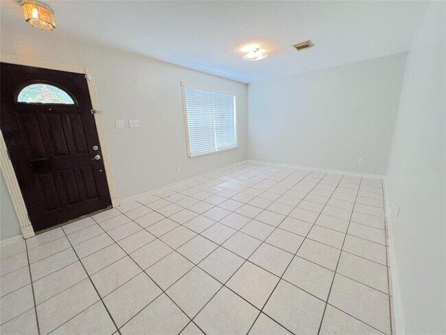 Foto del edificio - 9606 Eaglewood Glen Tr