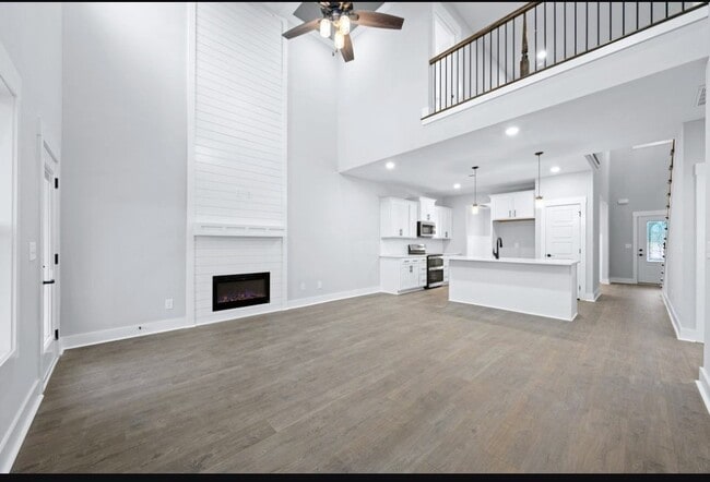 Building Photo - 955 Alton Dr