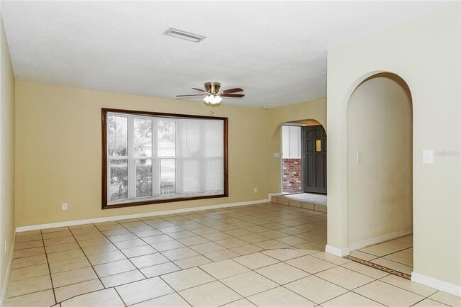 Building Photo - 208 Brittany Ave