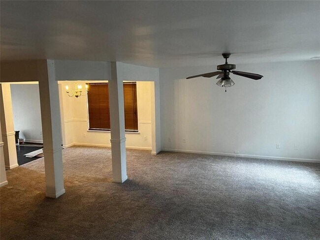 Building Photo - 7288 Mountain Laurel Way