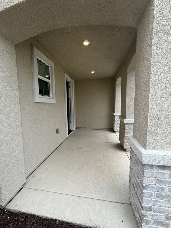 Foto del edificio - 3 Bedroom | 2.5 Bathroom | New two-story home in Elk Grove