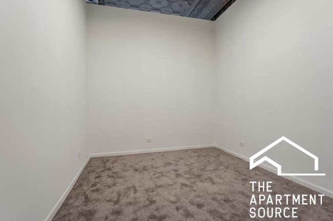 Foto del edificio - 4 bedroom in Chicago IL 60647