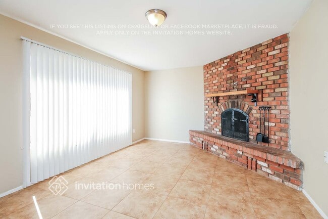 Building Photo - 5620 S La Rosa Dr