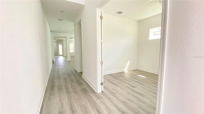 Foto del edificio - 5204 Citrus Leaf Blvd