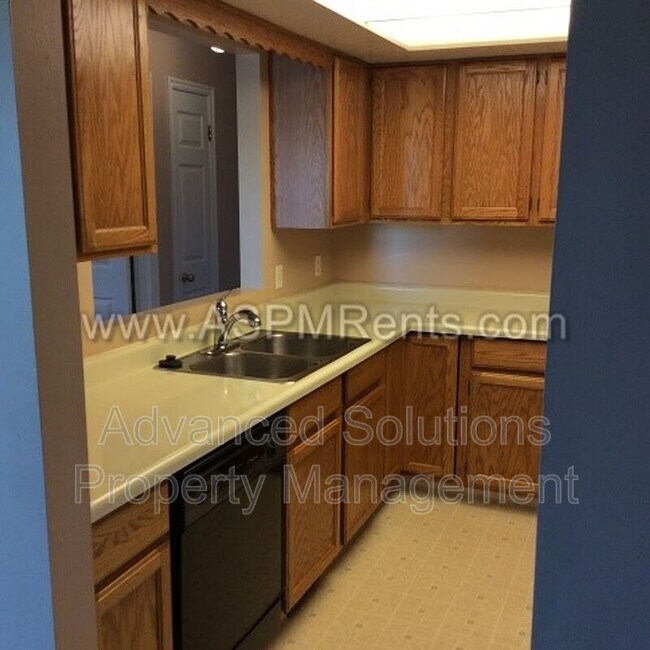 Building Photo - 816 Gatewood Dr