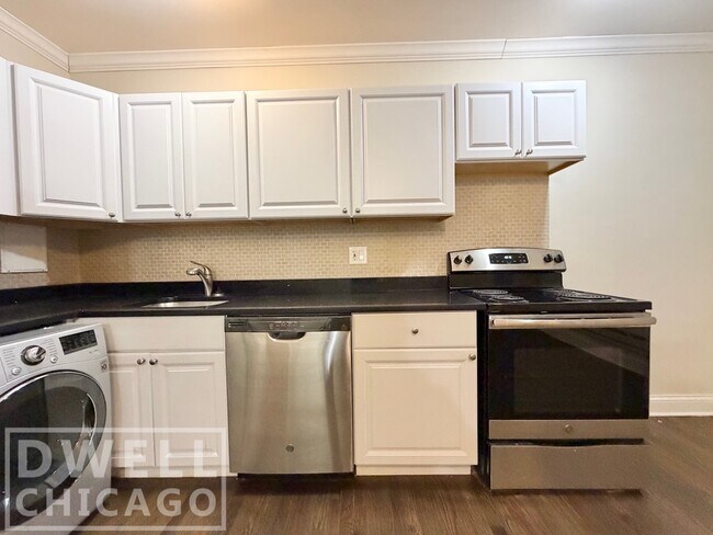 Foto del edificio - 3350 N Marshfield Ave