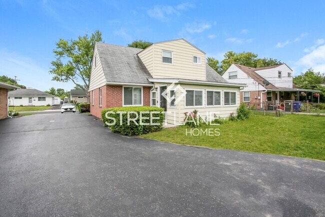 Building Photo - Spacious 4 bedroom home in Columbus!