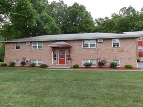 Building Photo - 172 Kendall Ave