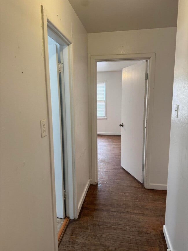 Building Photo - 2514 43rd St