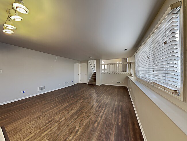 Building Photo - 121 Valleywood Drive