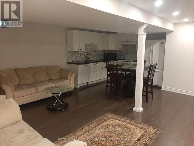 Photo du bâtiment - 48 Squire Dr