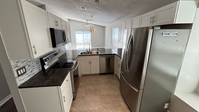 Building Photo - Three Bedroom, Two Bath Single Family Home...
