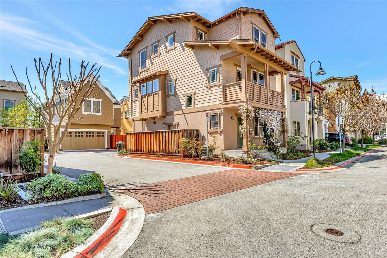 Foto principal - WOW! What A GREAT HOME! Available for Imme...