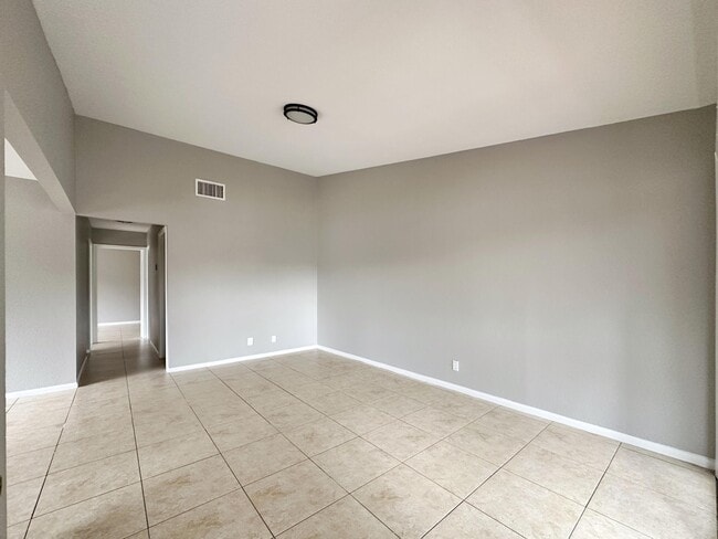 Building Photo - 5324 Bosque Ln