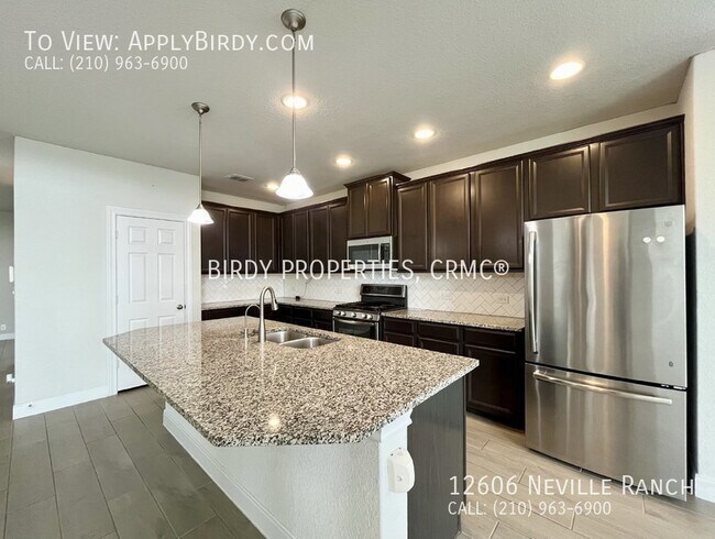 Building Photo - Spacious 4 Bed, 3.5 Bath Home in San Anton...