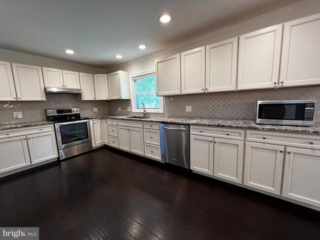 Building Photo - 1325 Trap Rd