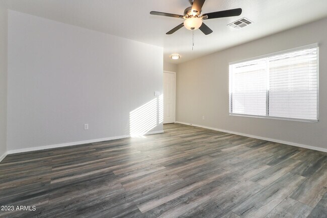 Building Photo - 11825 W Altadena Ave