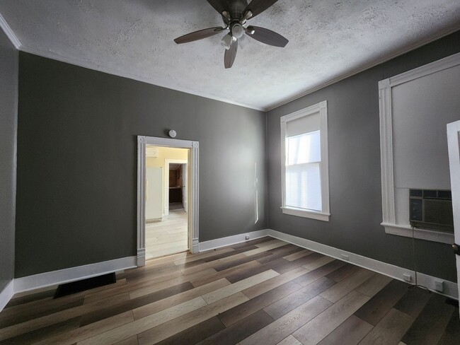Building Photo - Midtown Duplex