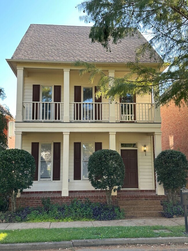 Building Photo - Desirable Cordova Neighborhood with Old To...