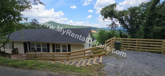 Building Photo - 11 Wayside Rd