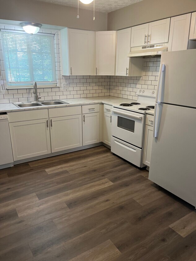 Foto principal - Green Acres - 4963-4967