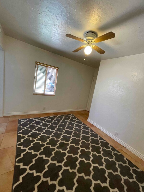 Foto del edificio - 7239 Milton Ave