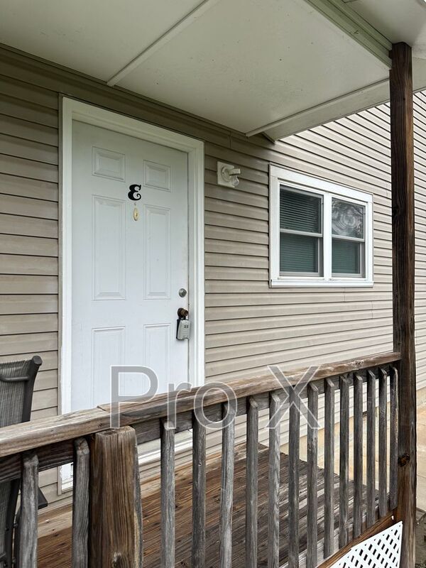 Foto principal - 1116 S Elm St