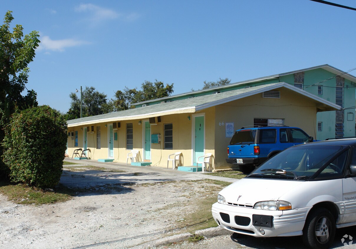 Foto del edificio - 66 NW 17th Ct