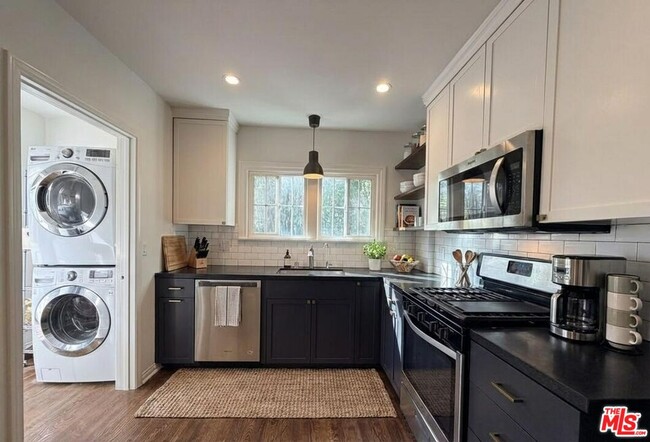 Foto del edificio - 6110 Scenic Ave