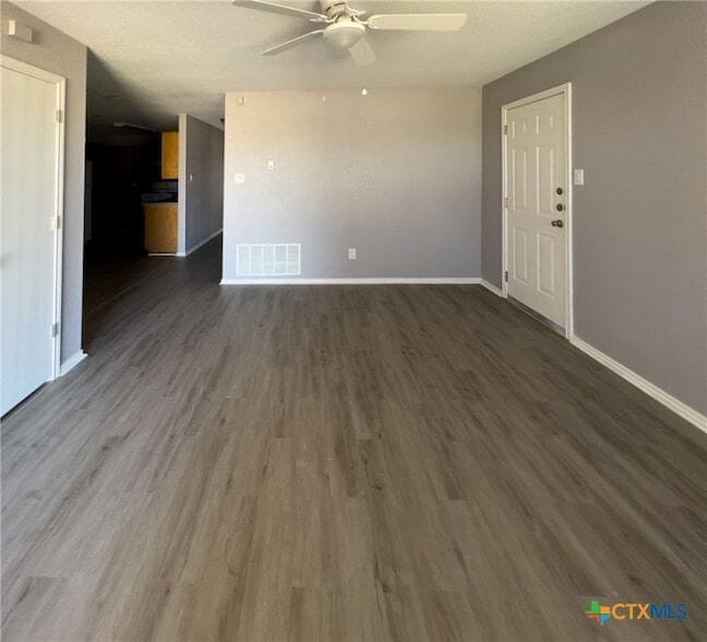 Building Photo - 2804 Alma Dr
