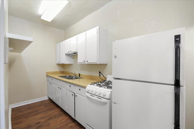 Foto del edificio - 975 N Washington St