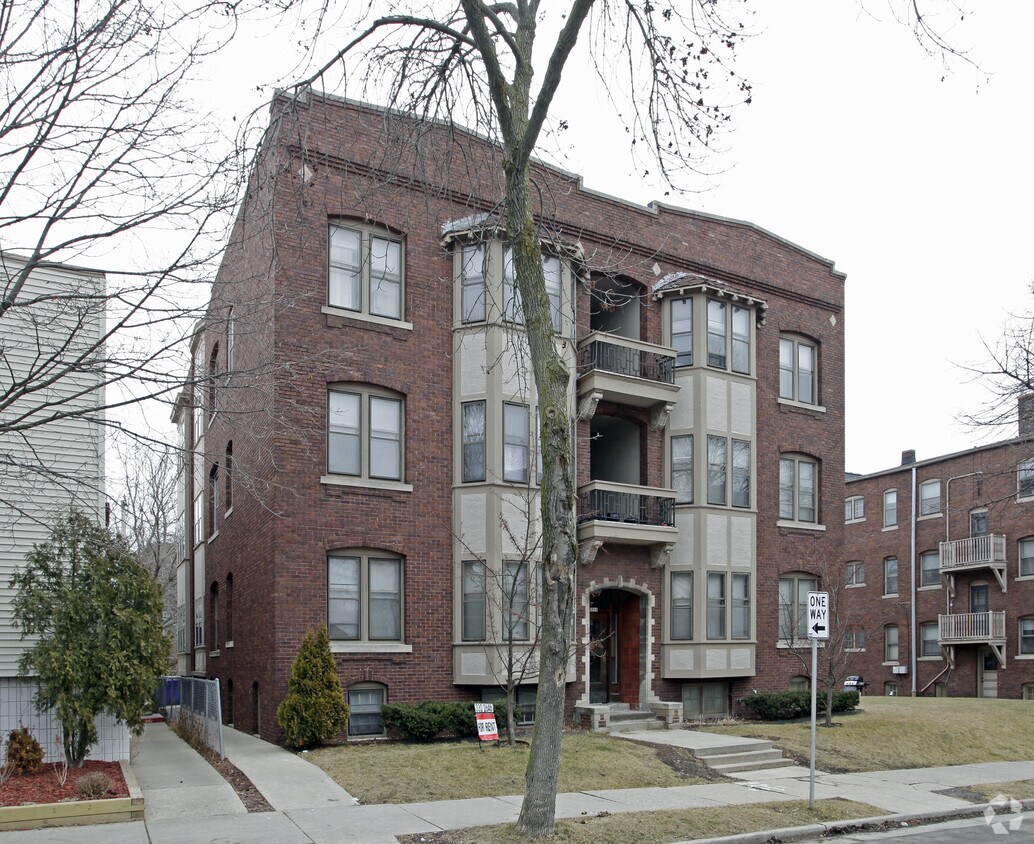 Primary Photo - Shamrock North