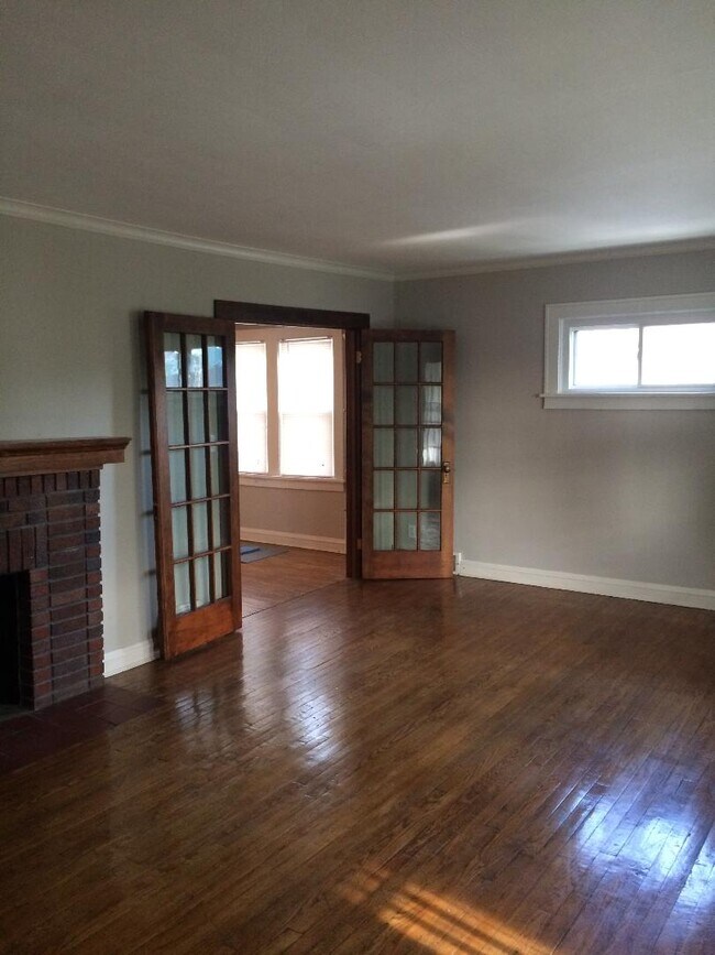 Living Room - 2525 E 127th St