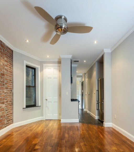 Foto del edificio - 309 E 8th St