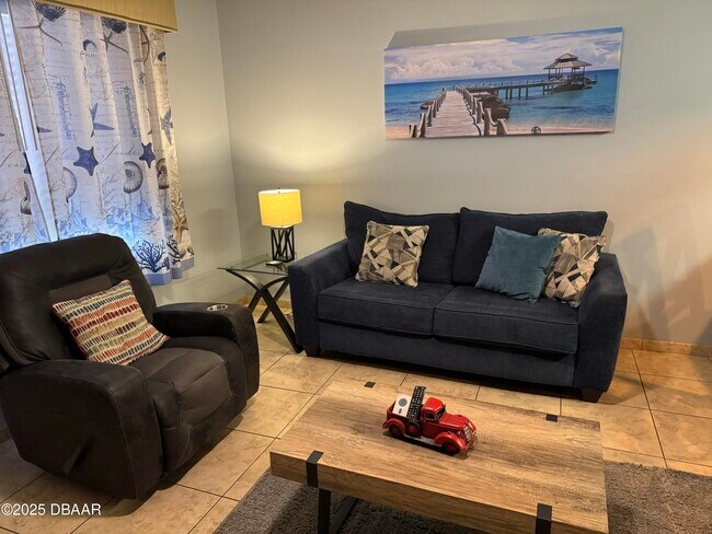 Foto del edificio - 1653 US-1