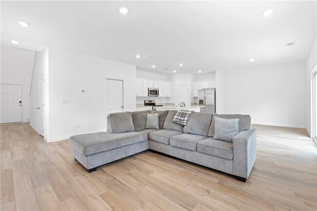 Foto del edificio - 828 Evergreen Rd