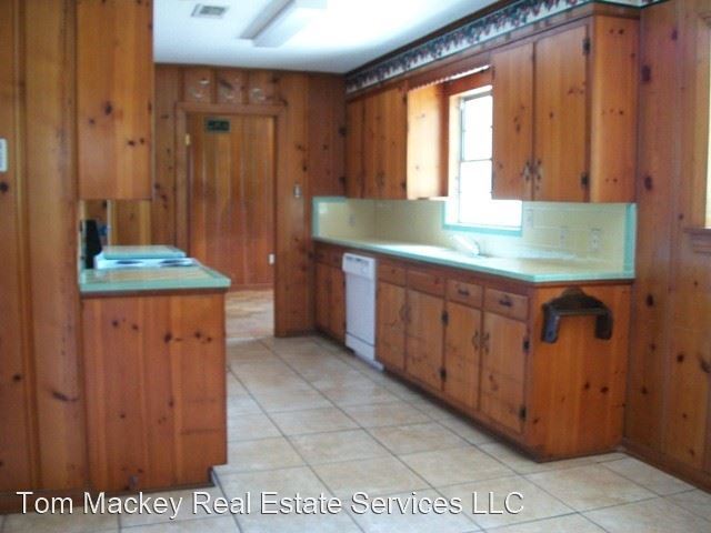 Building Photo - 3 br, 2 bath House - 955 E. Riveroaks Dr.