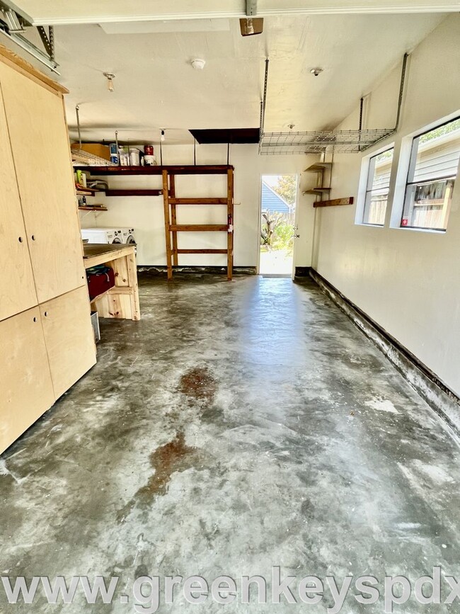 Foto del edificio - 2-Bedroom House in South Tabor with Fenced...