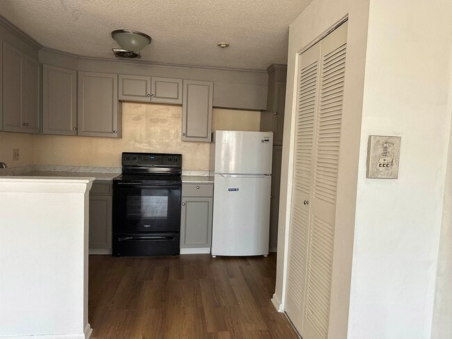 Photo - 99 Cluff Crossing Rd Apartment