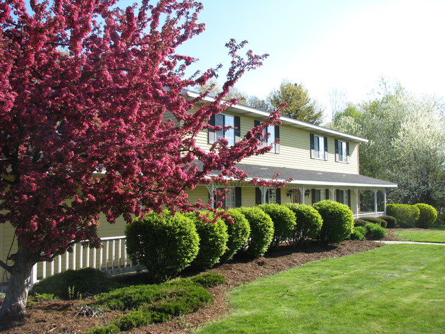 Country Style Building - Countryview North Apartments