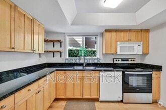 Building Photo - 3414 108th Pl NE