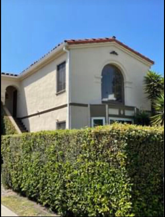 Foto principal - 219 S Hamilton Dr