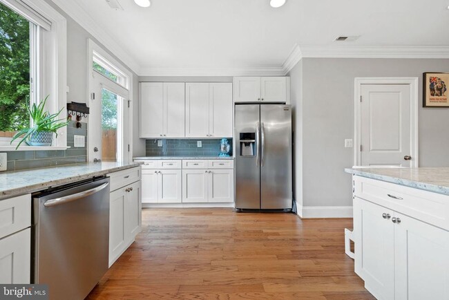 Foto del edificio - 713 Ingraham St NW