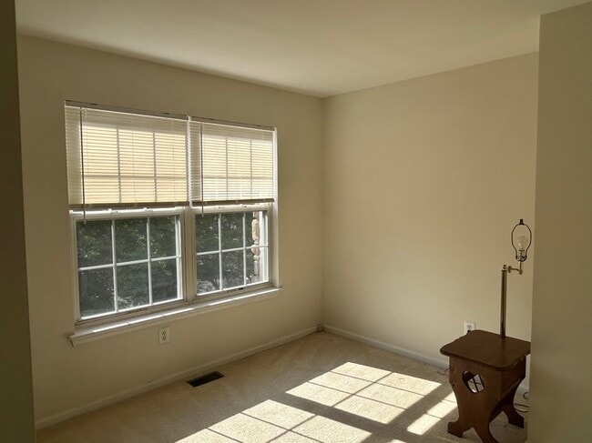 Building Photo - 2623 Virginia Ln