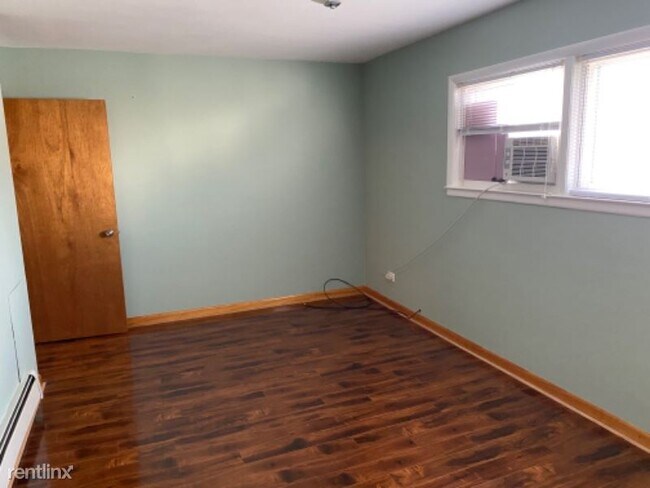 Foto del edificio - 5936 W Addison St