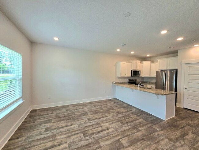 Building Photo - 1526 Farragut Way