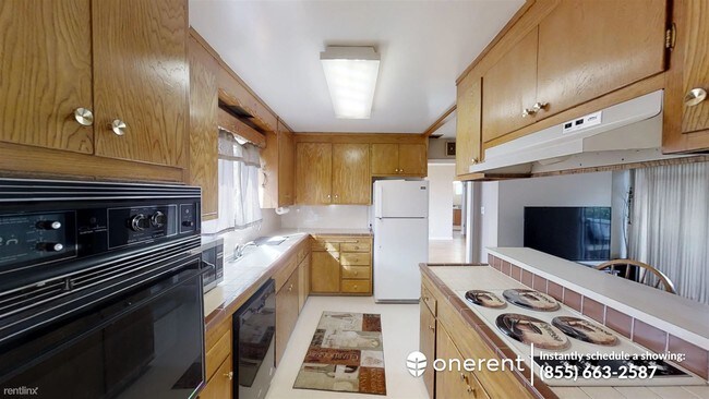 Building Photo - 3 br, 1 bath House - 8050 Crest Ave -