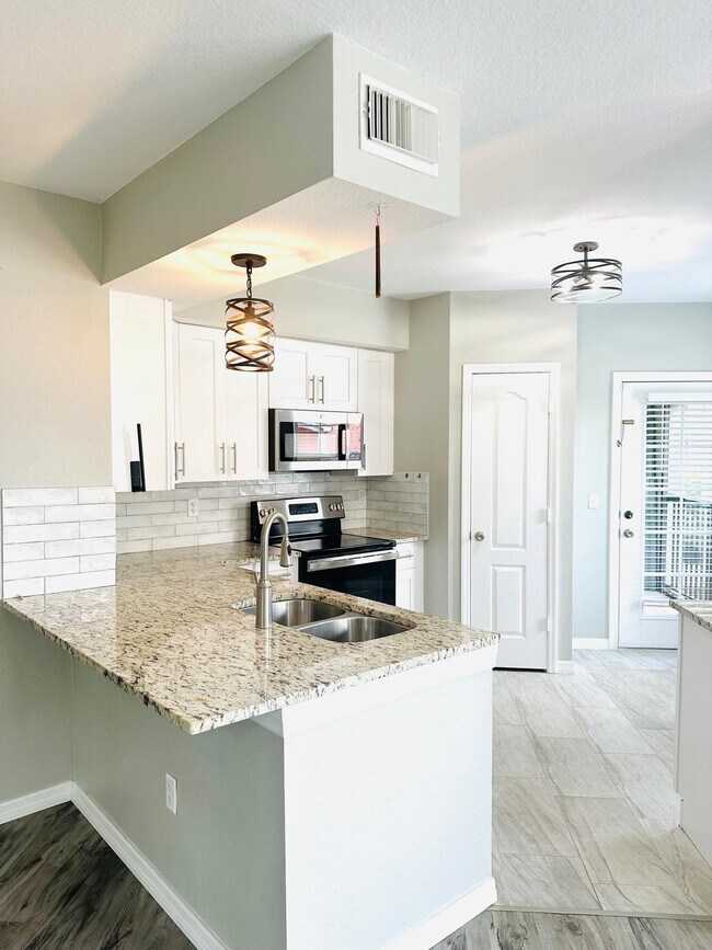 Foto del edificio - 102 SW Peacock Blvd